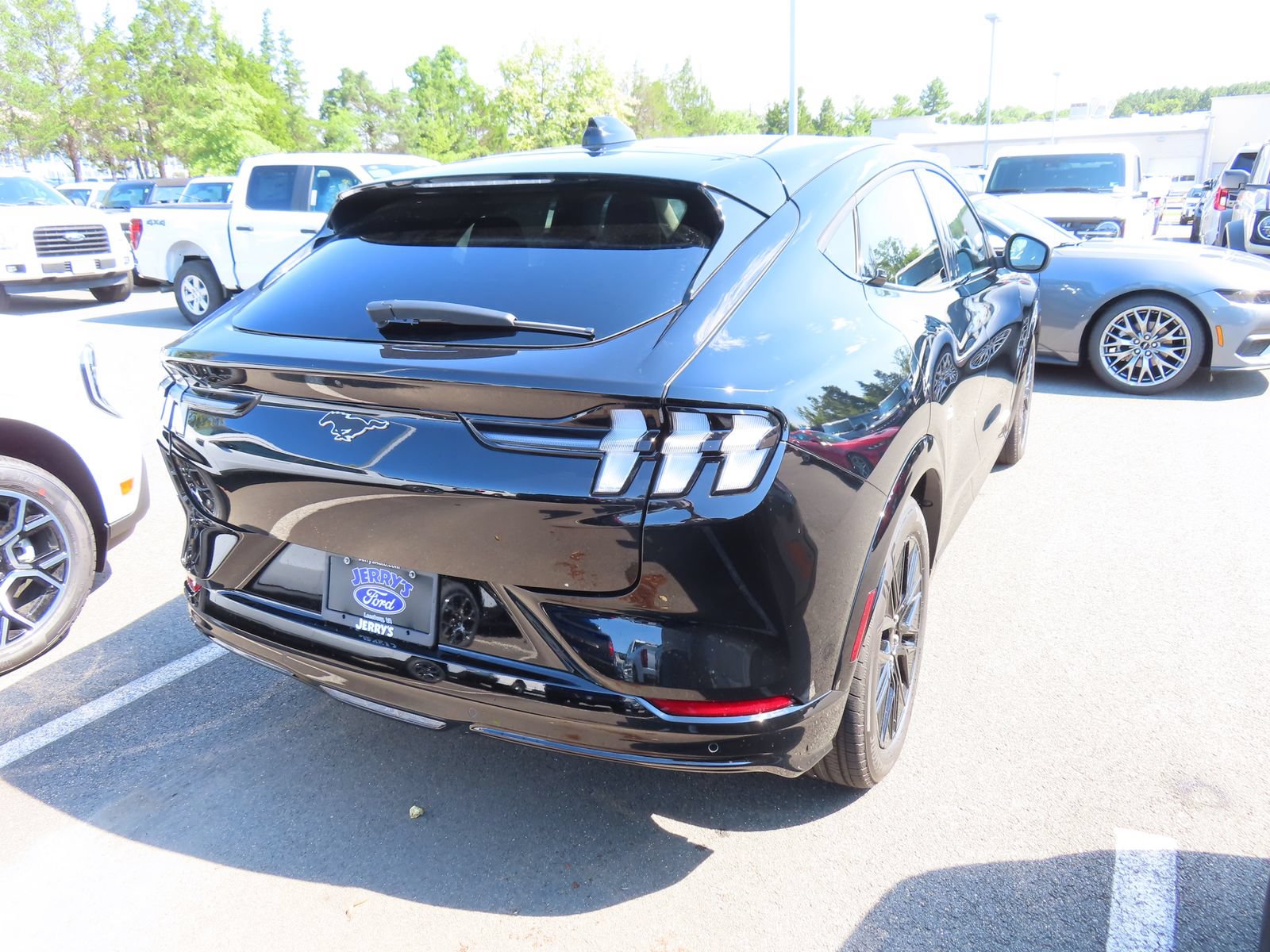 New 2026 Ford Mustang Mach-E Premium w/ Sport Appearance Package AWD/4WD image 4