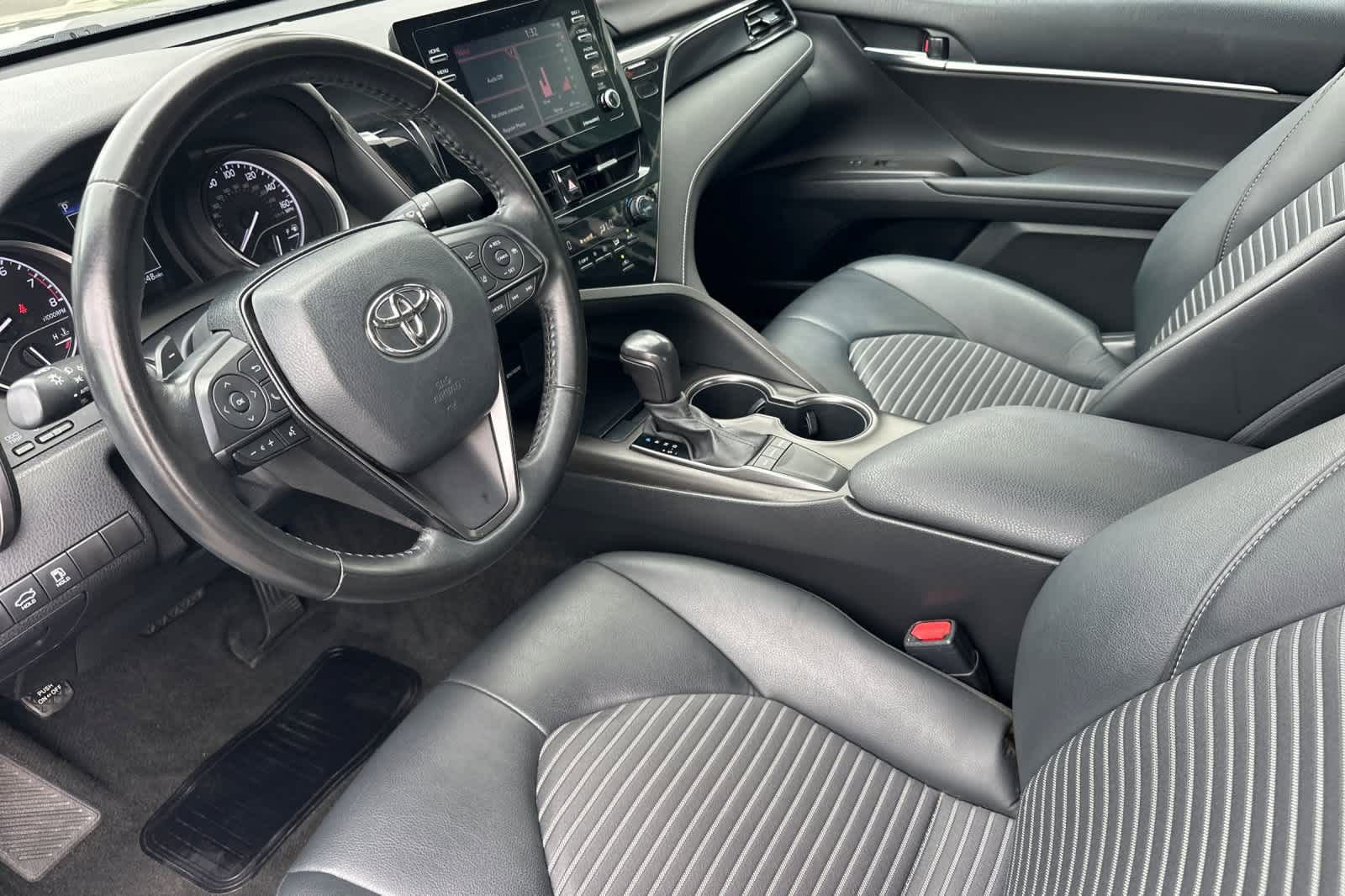 Used 2023 Toyota Camry SE image 12