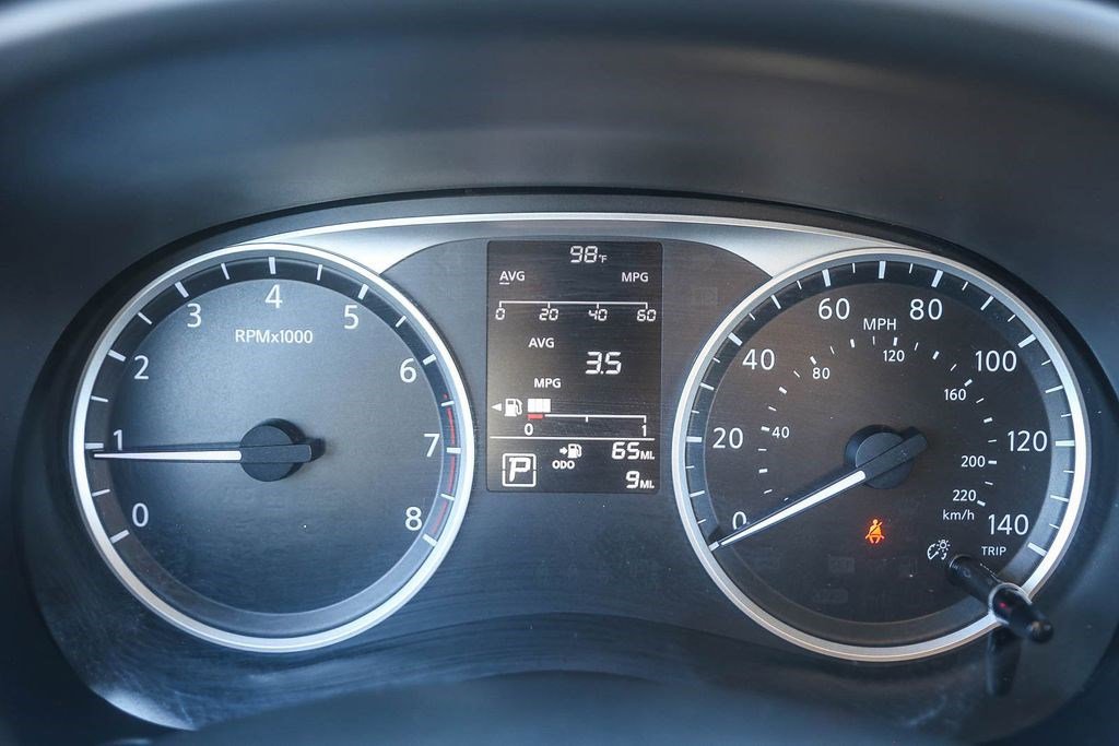 Certified 2025 Nissan Kicks Play S image 21