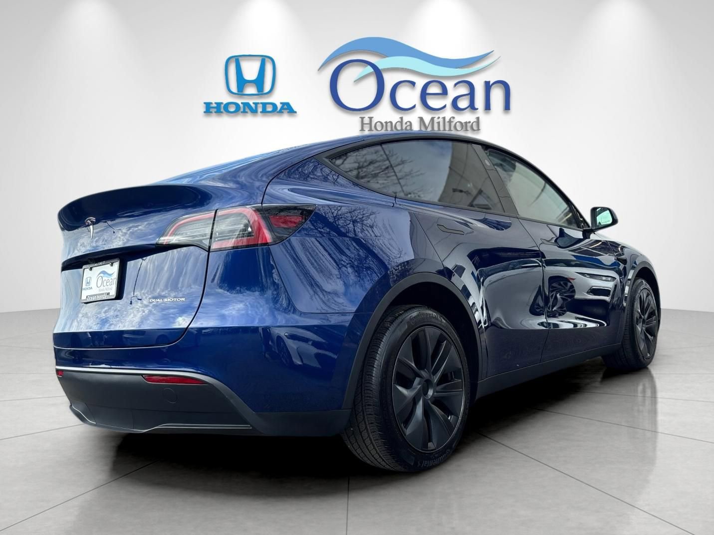 Used 2024 Tesla Model Y Long Range image 3