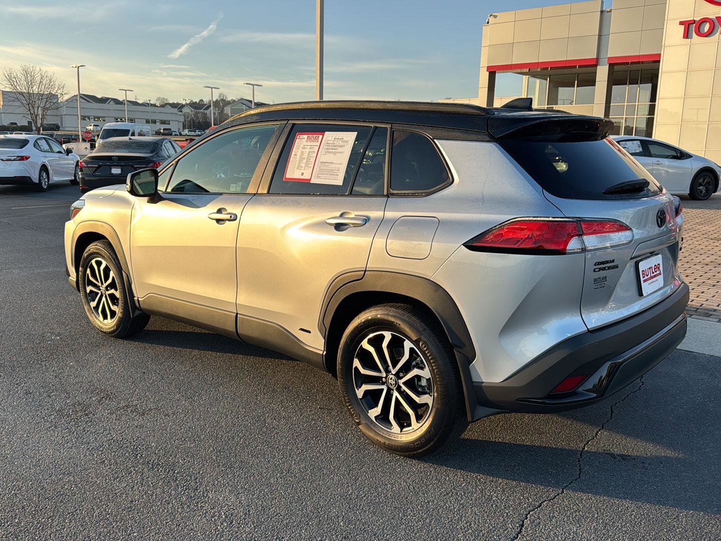 Certified 2023 Toyota Corolla Cross XSE image 3