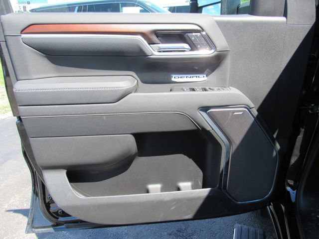 Certified 2026 GMC Sierra 1500 Denali w/ Denali Reserve Package AWD/4WD image 11