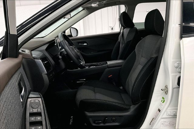 Used 2021 Nissan Rogue SV AWD/4WD image 24