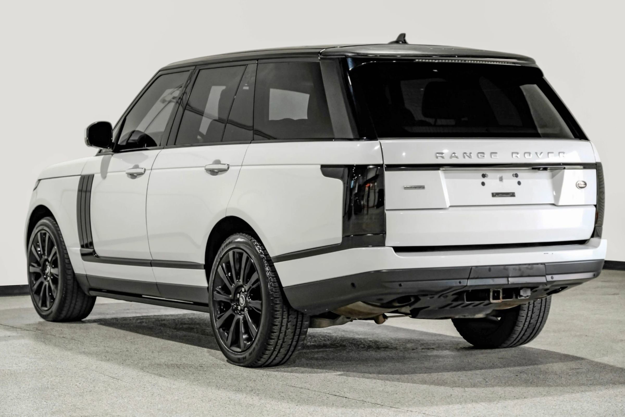 Used 2016 Land Rover Range Rover Autobiography image 9