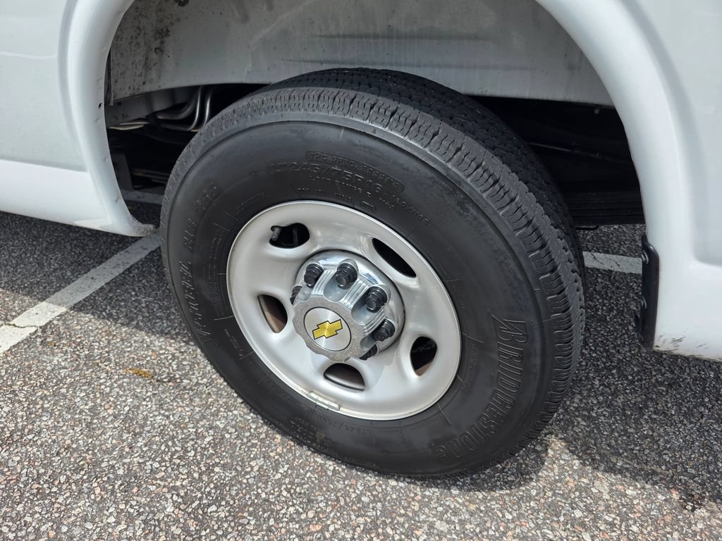 Used 2025 Chevrolet Express 3500 LT w/ LT Preferred Equipment Group RWD image 25