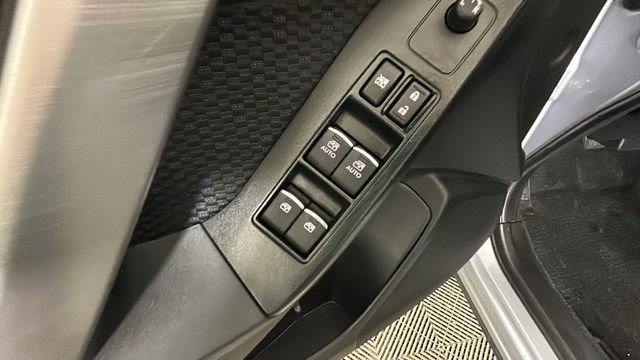 Used 2017 Subaru Forester 2.5i Premium AWD/4WD image 11
