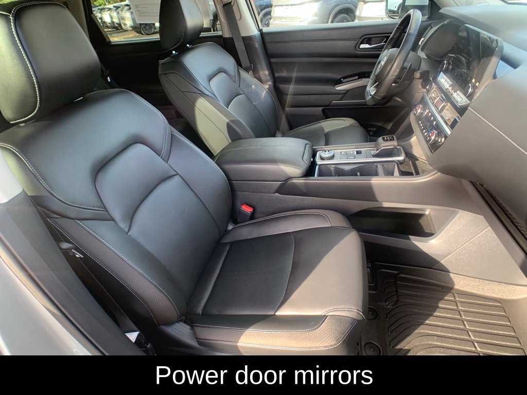 Used 2025 Nissan Pathfinder SL w/ SL Premium Package AWD/4WD image 33