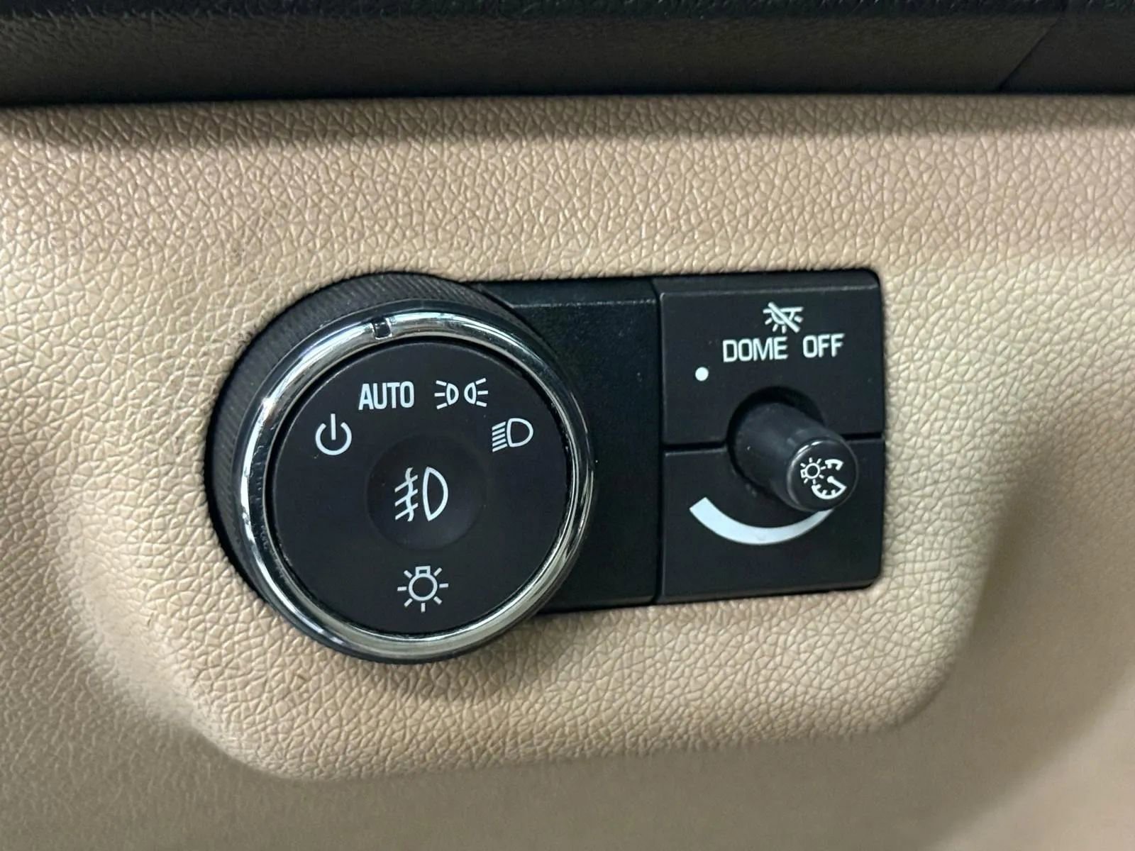 Used 2011 GMC Acadia Denali image 23