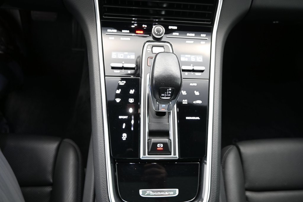 Certified 2023 Porsche Panamera 4 Executive w/ Premium Package AWD/4WD image 17