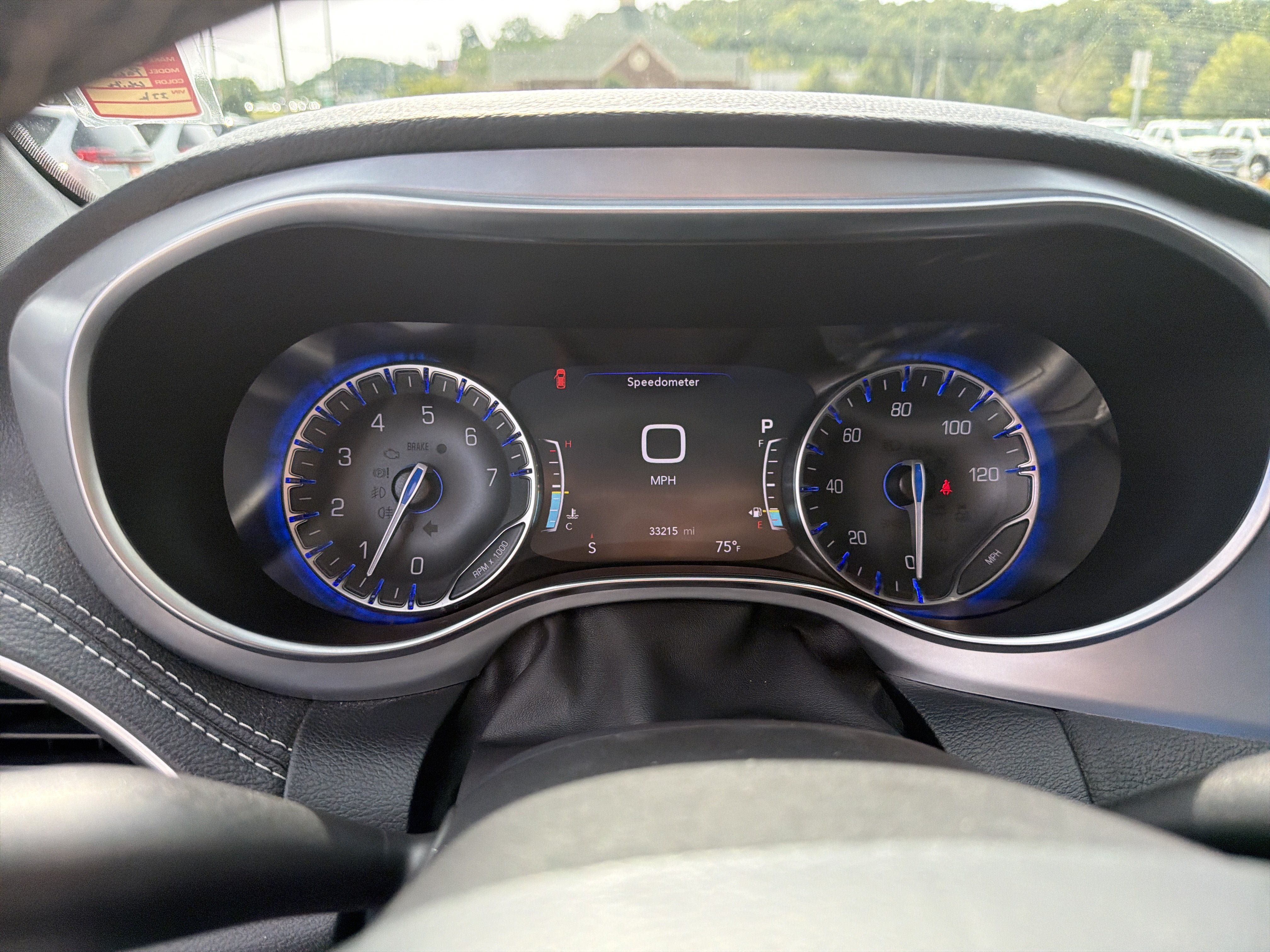 Used 2025 Chrysler Pacifica Limited FWD image 38