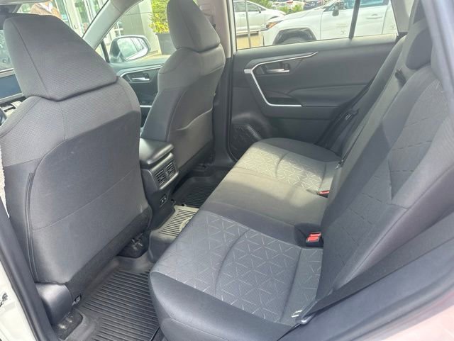 Used 2021 Toyota RAV4 XLE AWD/4WD image 6