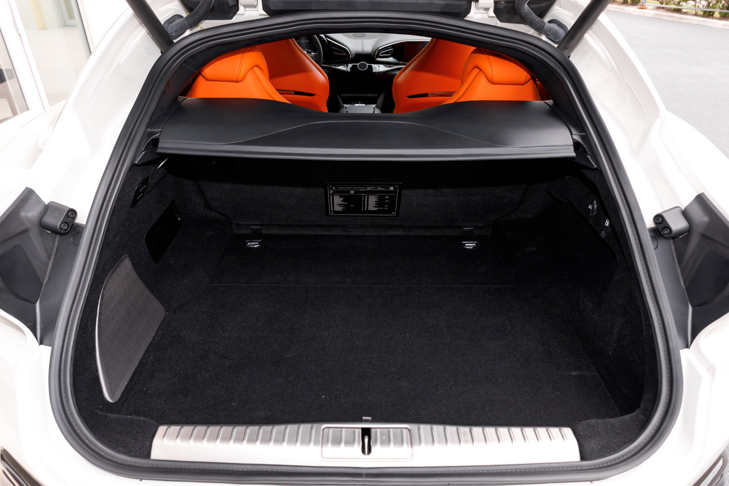 Used 2025 Ferrari Purosangue AWD/4WD image 12