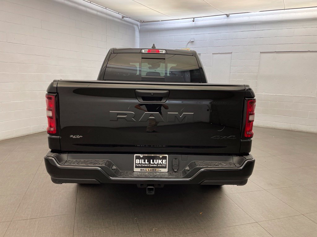 New 2026 RAM 1500 Express AWD/4WD image 4