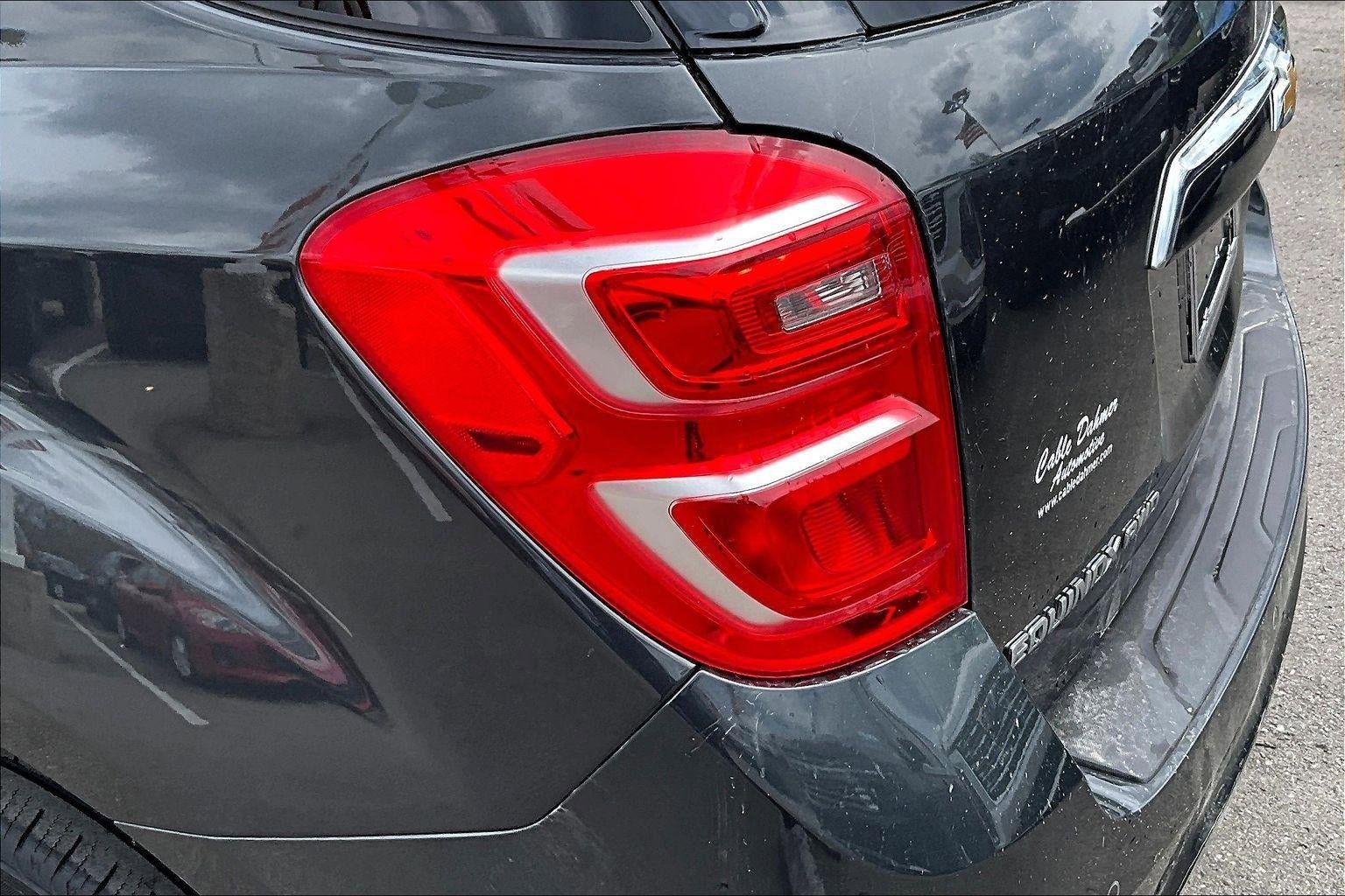 Used 2017 Chevrolet Equinox Premier w/ Enhanced Convenience Package AWD/4WD image 26