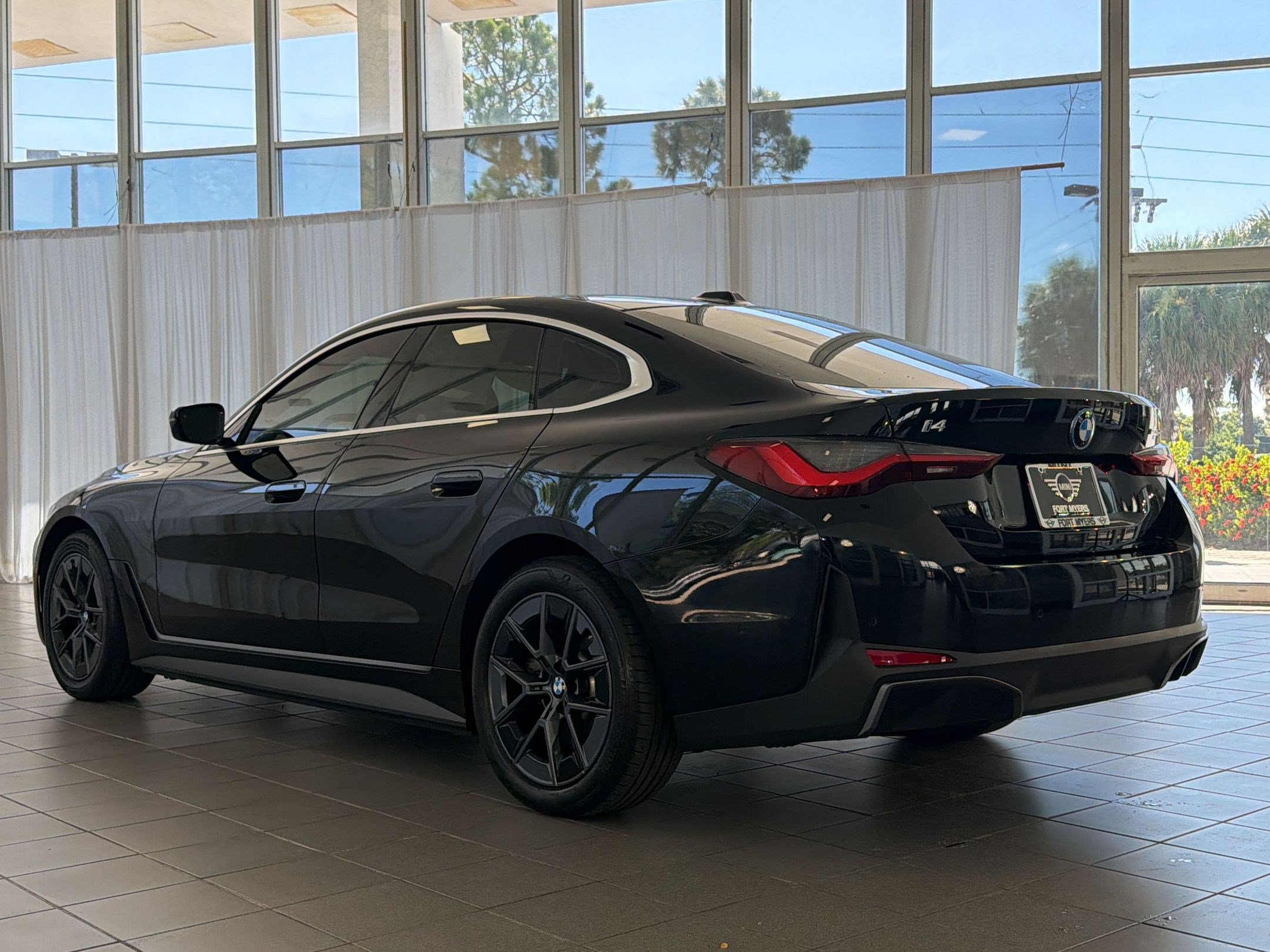 Used 2025 BMW i4 eDrive40 w/ Premium Package RWD image 3