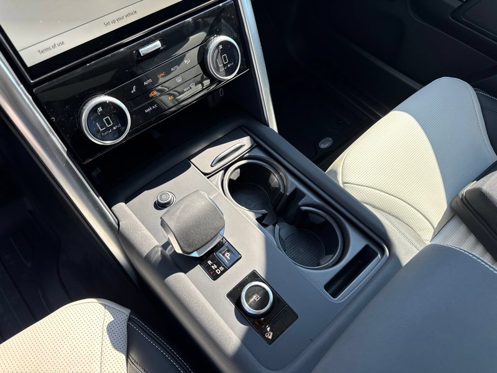 New 2026 Land Rover Discovery Dynamic SE AWD/4WD image 13