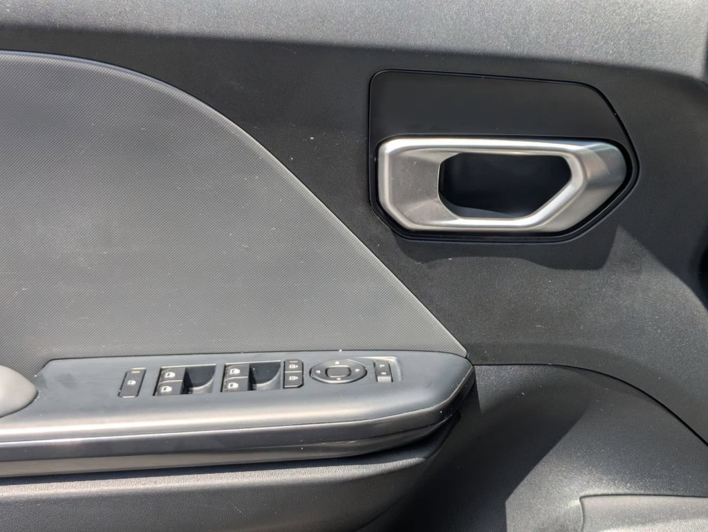 Used 2025 Kia K4 FWD image 13