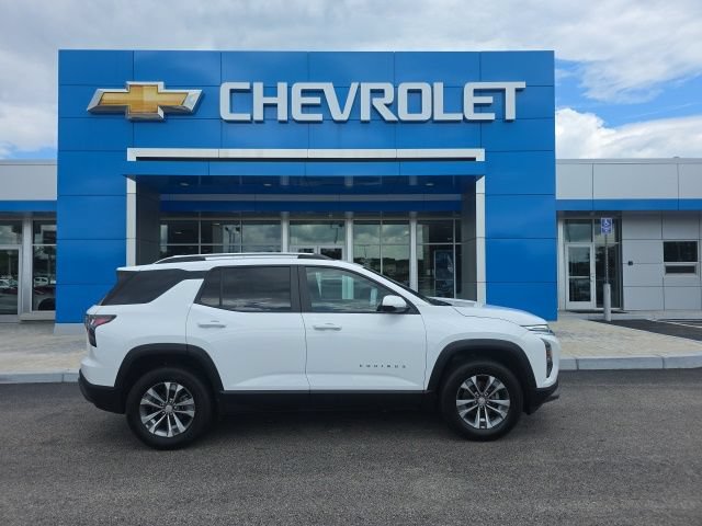 Used 2025 Chevrolet Equinox LT w/ Convenience Package II AWD/4WD image 2