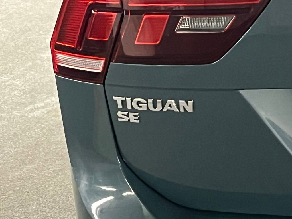 Certified 2021 Volkswagen Tiguan SE w/ Panoramic Sunroof Package image 37