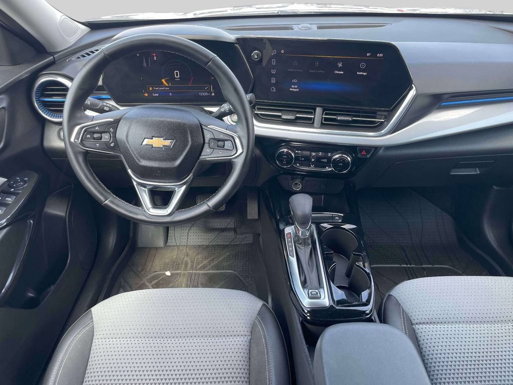 Used 2024 Chevrolet Trax LT w/ Driver Confidence Package FWD image 12