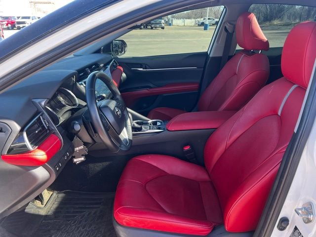 Used 2019 Toyota Camry XSE FWD image 10
