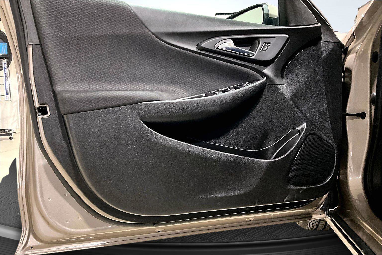 Used 2023 Chevrolet Malibu LT image 24