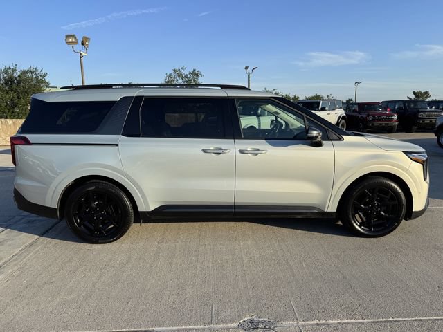 Used 2025 Kia Carnival SX w/ SX Dark Edition Package FWD image 7