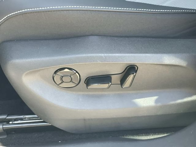 Certified 2026 Volkswagen Tiguan SE w/ Panoramic Sunroof Package FWD image 20