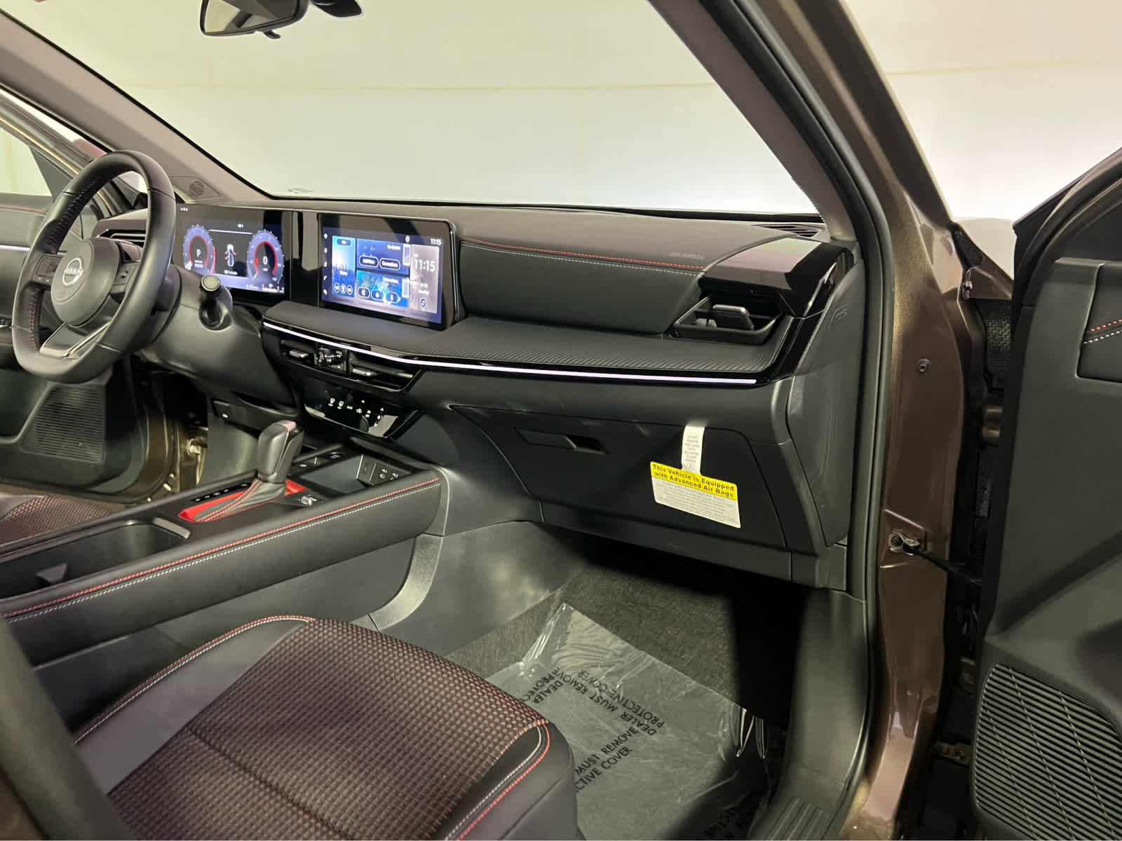 Used 2025 Nissan Kicks SR image 15