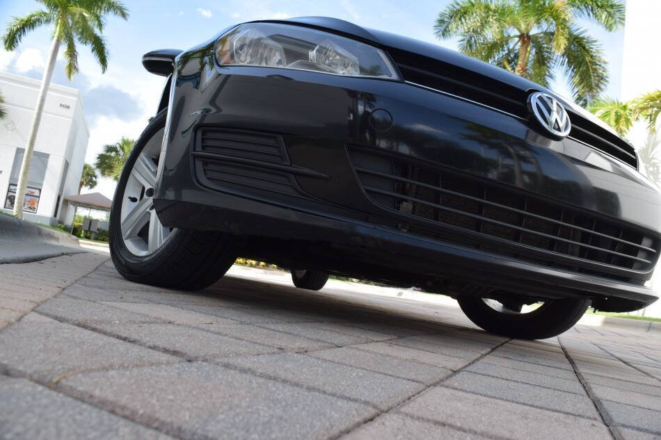 Used 2015 Volkswagen Golf TDI S FWD image 12