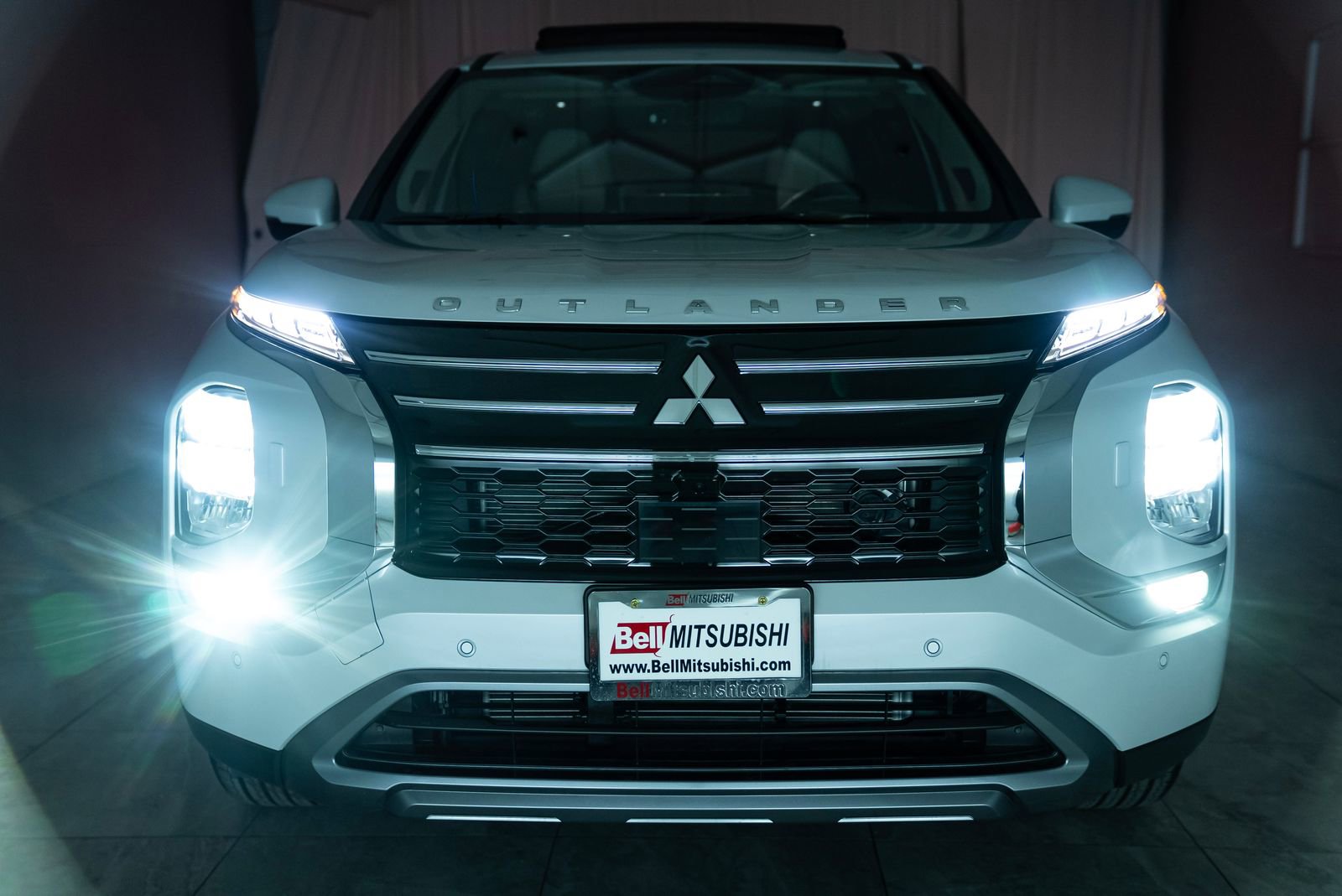 Used 2025 Mitsubishi Outlander SE image 32