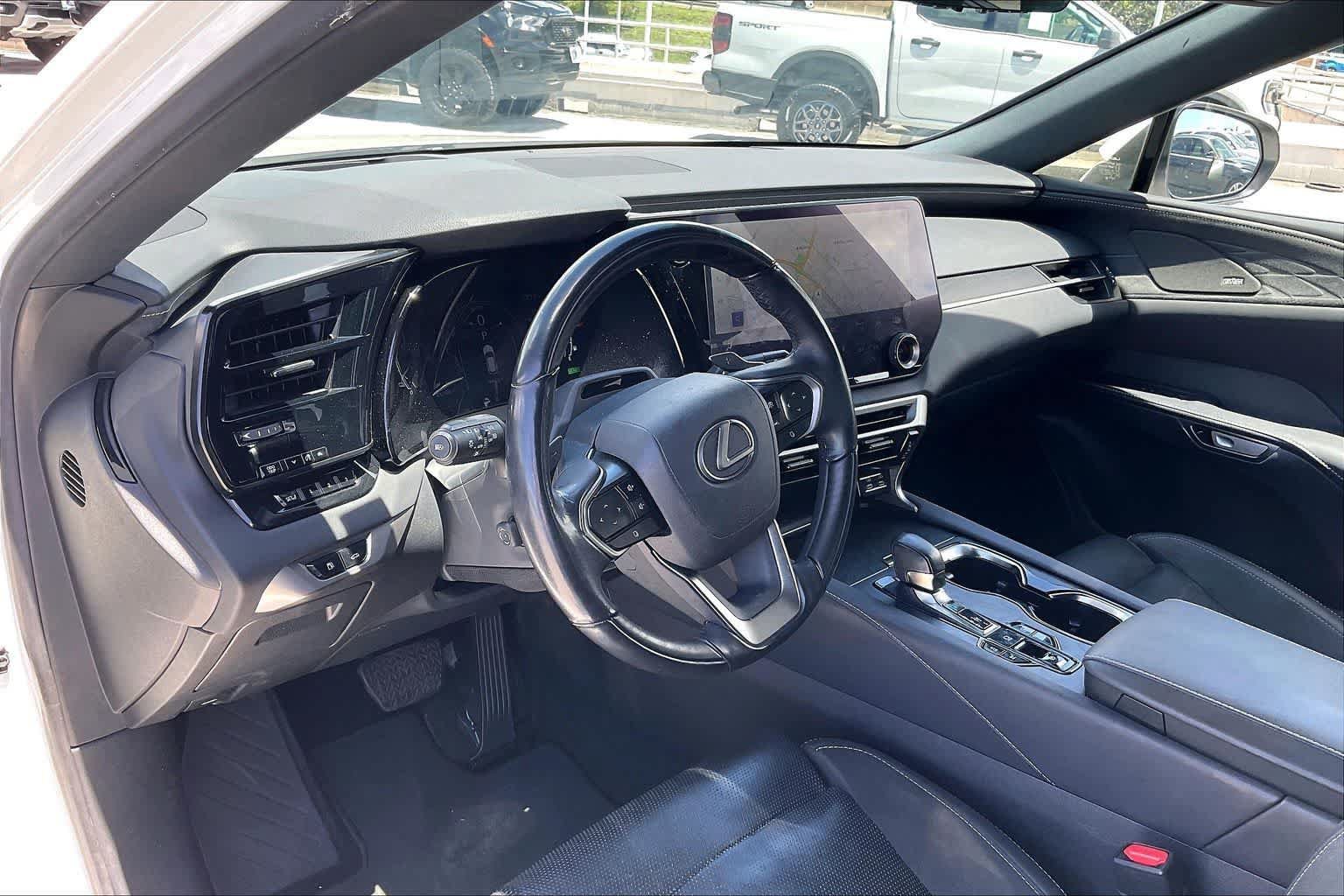 Used 2024 Lexus RX 450h AWD w/ Luxury Package image 2