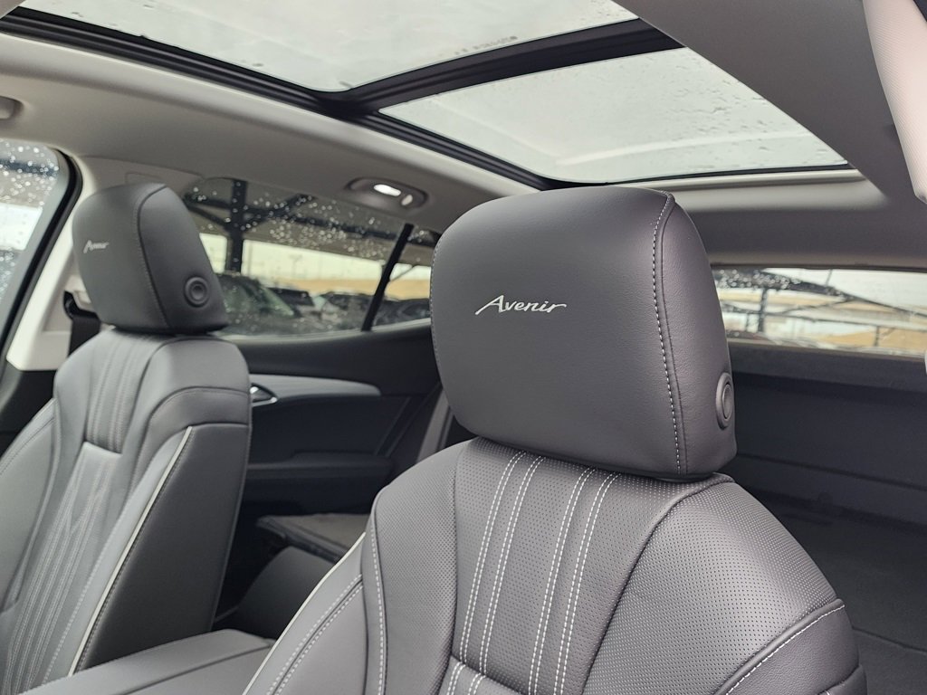 New 2026 Buick Envision Avenir image 17