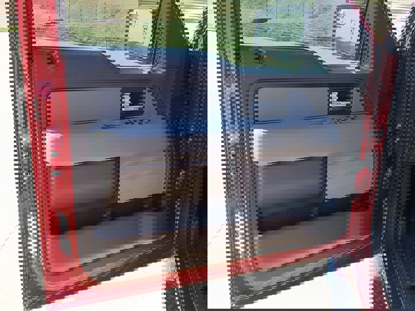 Used 2014 Ford F150 XLT w/ Equipment Group 302A Luxury image 12