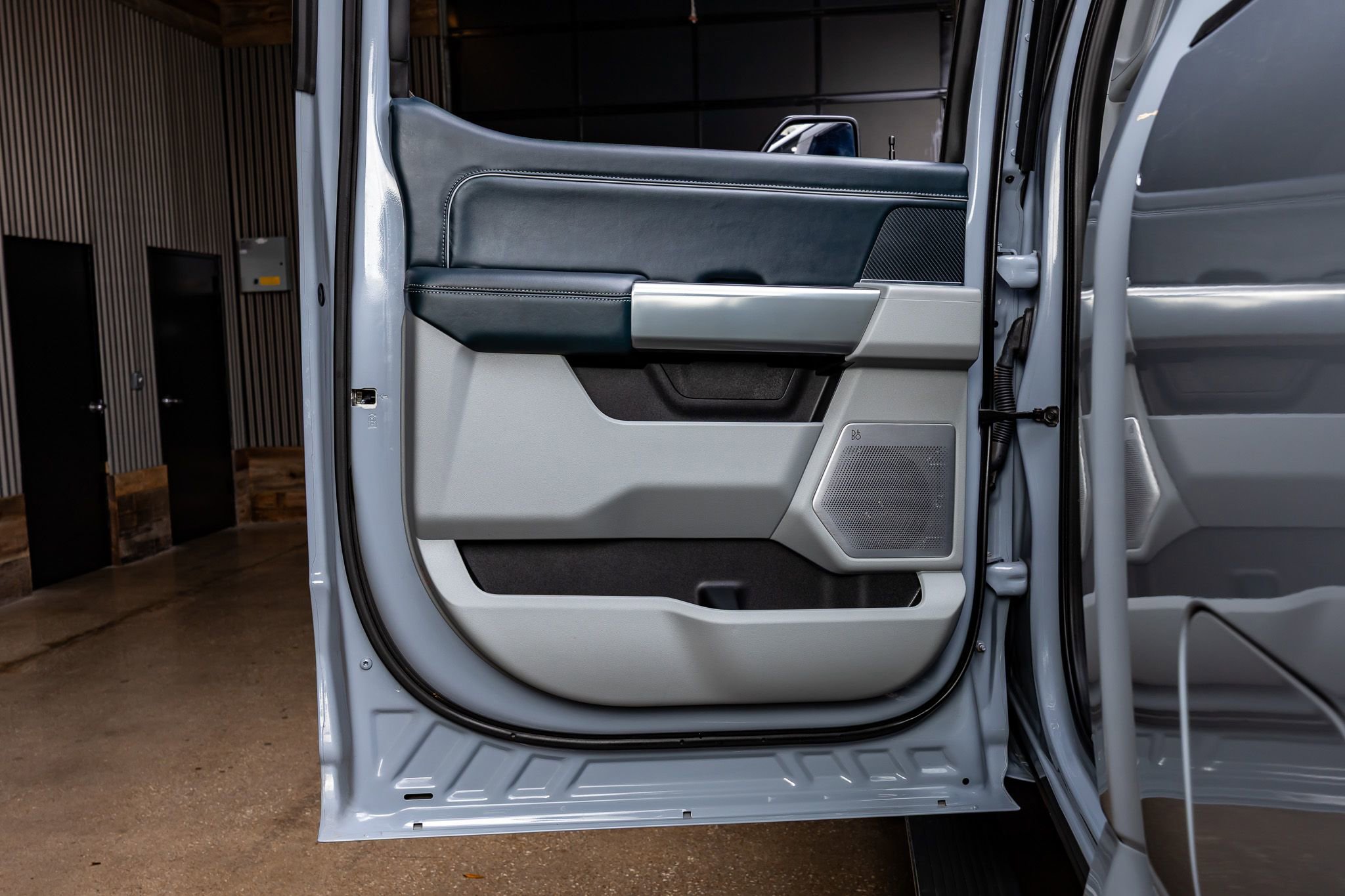 Used 2024 Ford F250 Limited w/ FX4 Off-Road Package image 37