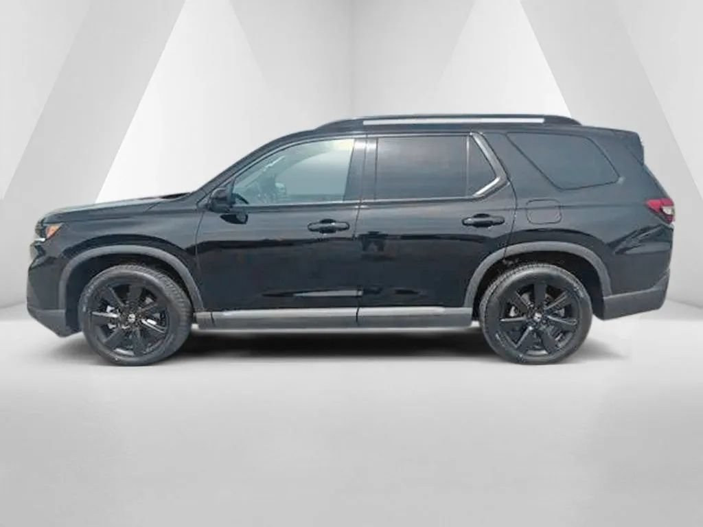 Used 2025 Honda Pilot Black Edition image 4