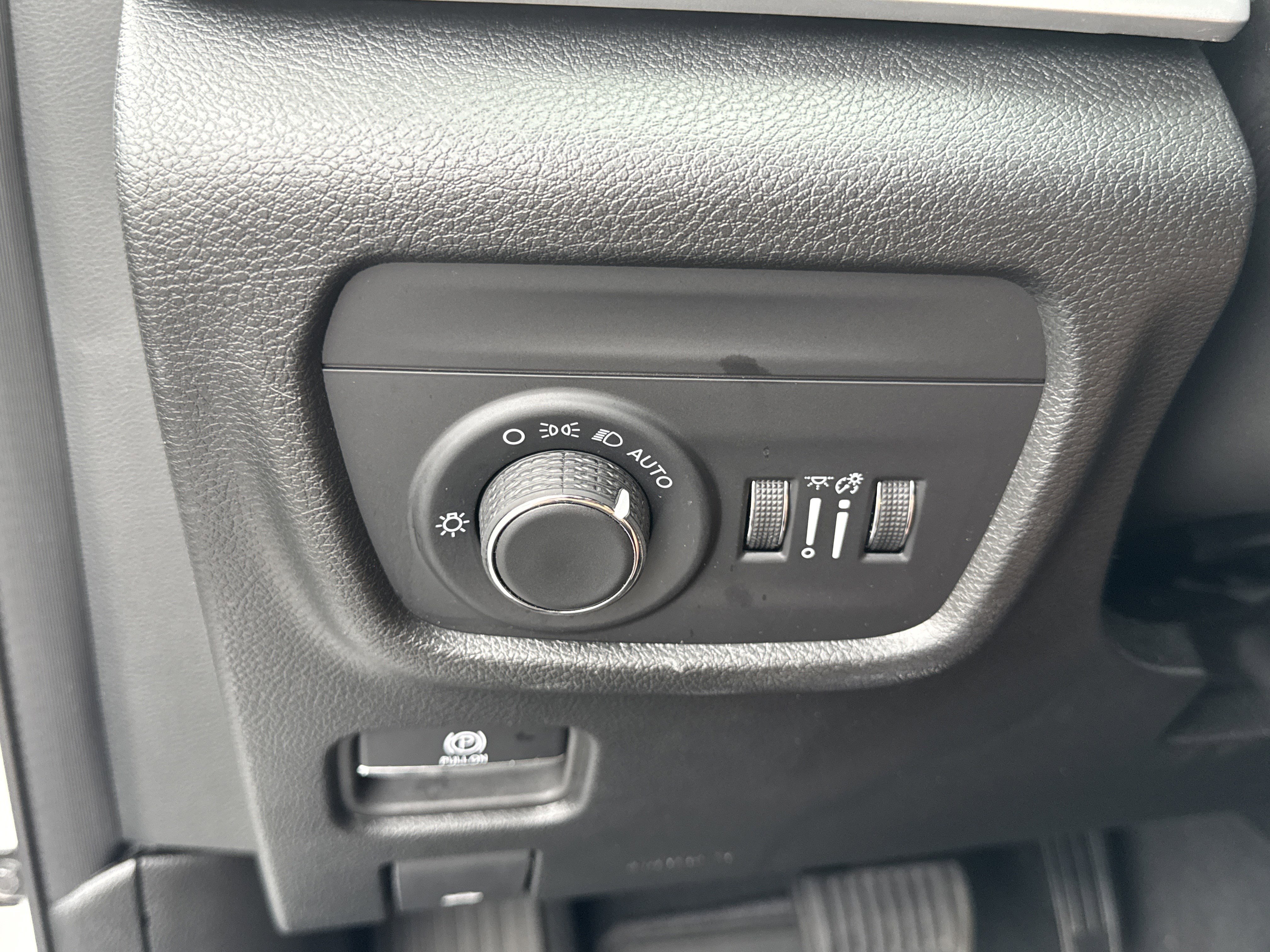 Used 2025 Jeep Grand Cherokee Laredo X w/ Luxury Tech Group I image 34