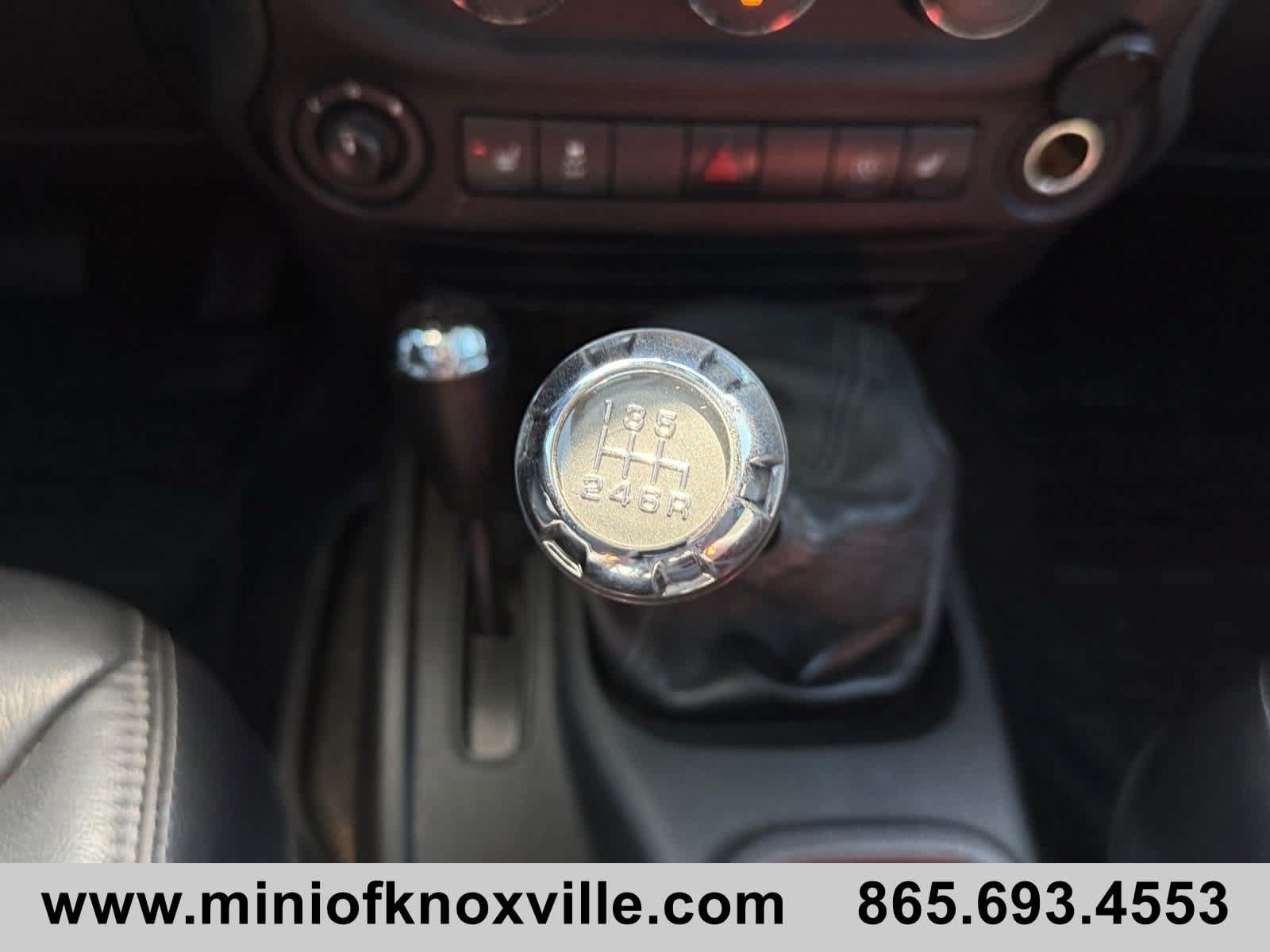 Used 2017 Jeep Wrangler Unlimited Sahara AWD/4WD image 26