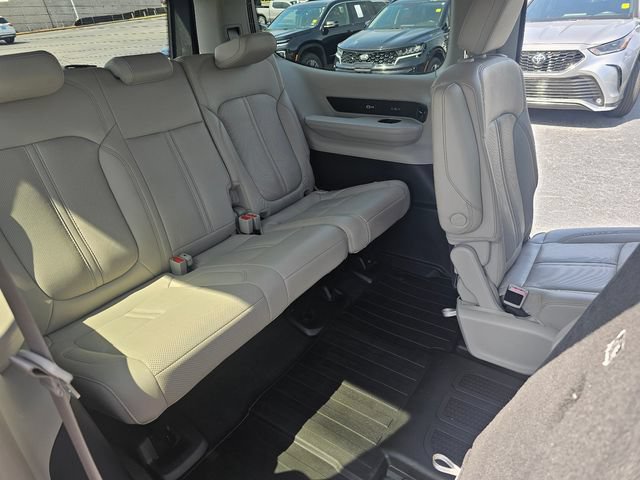 Used 2023 Jeep Wagoneer Series III w/ Preferred Equipment Group AWD/4WD image 16