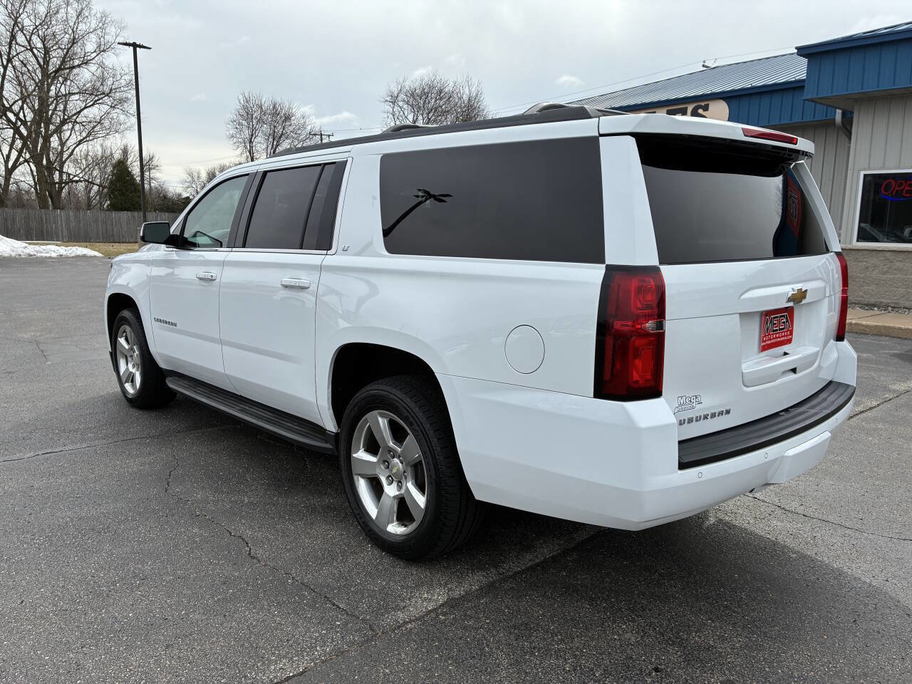 Used 2015 Chevrolet Suburban LT w/ Luxury Package AWD/4WD image 42