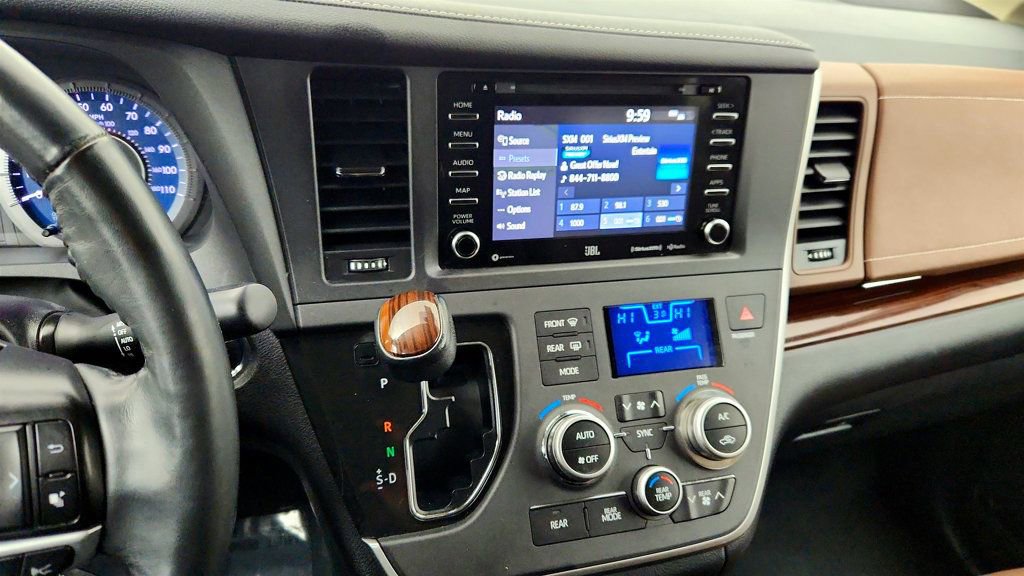 Used 2020 Toyota Sienna Limited Premium image 18