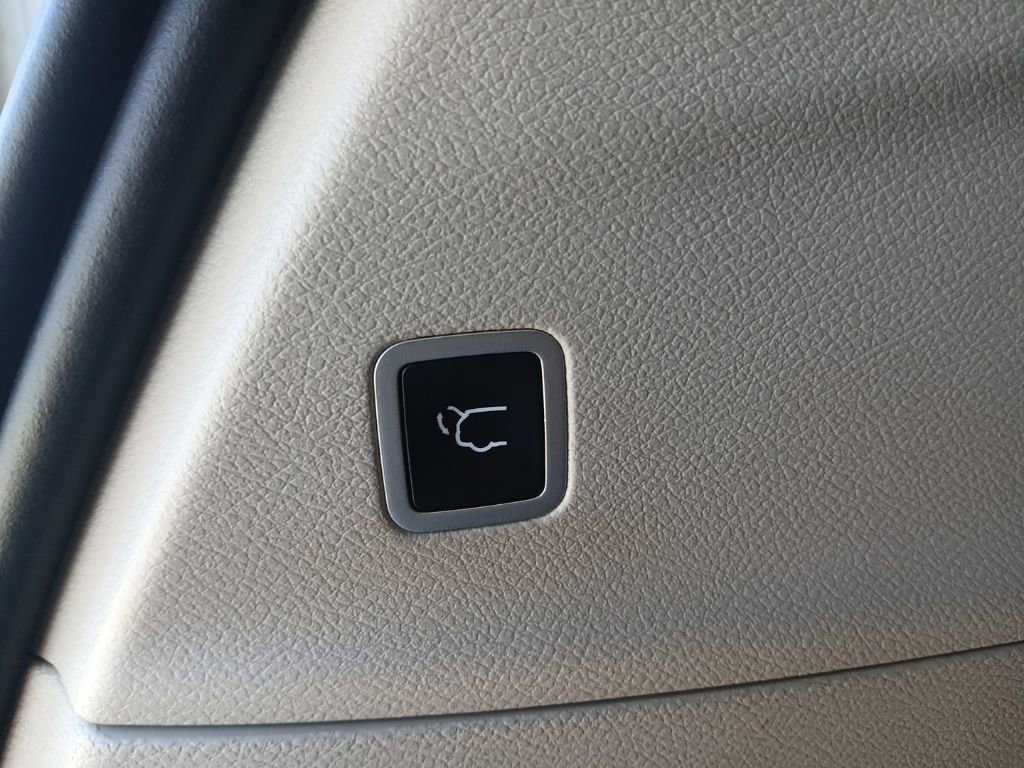 Used 2024 Chrysler Pacifica Touring-L FWD image 37