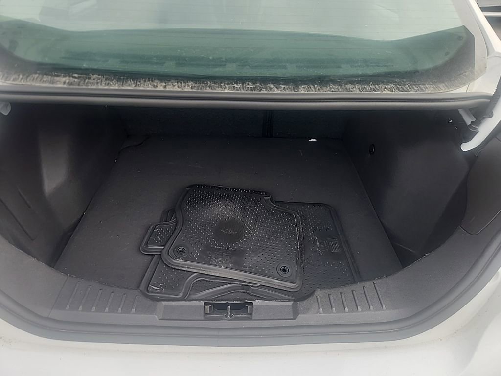 Used 2018 Ford Focus SE FWD image 18