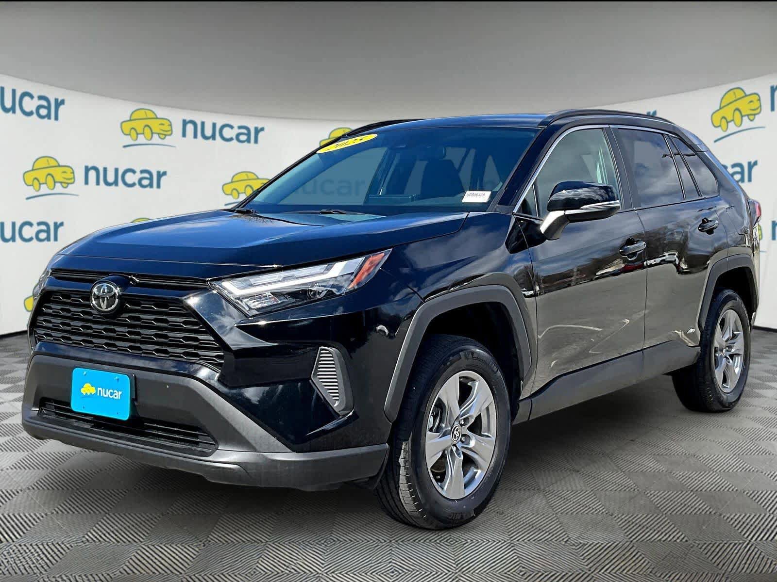 Used 2025 Toyota RAV4 XLE AWD/4WD image 3