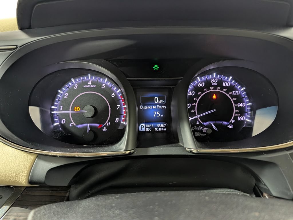 Used 2015 Toyota Avalon XLE Touring FWD image 16