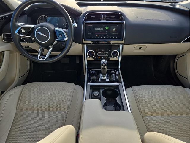 Used 2020 Jaguar XE S image 18