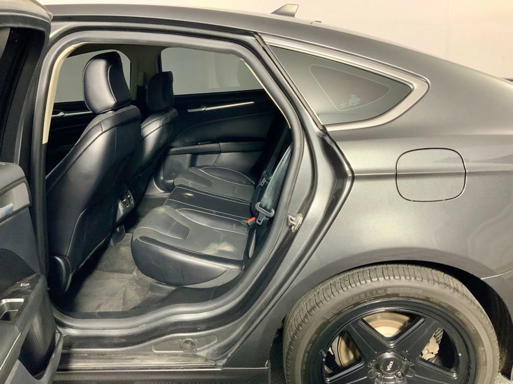 Used 2020 Ford Fusion Titanium AWD/4WD image 30