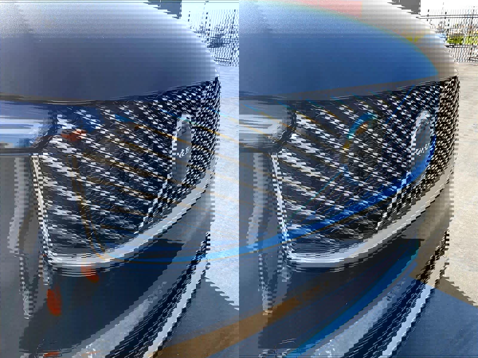 Used 2025 Volvo XC90 B5 Core w/ Protection Package Premier image 34