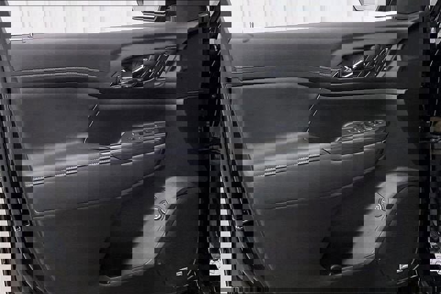 Certified 2023 GMC Acadia SLT w/ Technology Package image 20