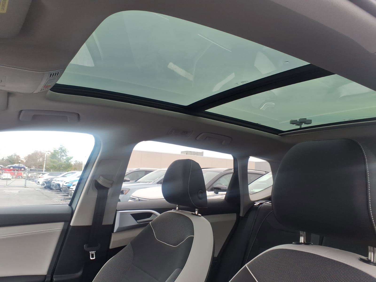 New 2026 Volkswagen Taos SE image 13